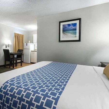 Suburban Extended Stay Hotel Naval Base Area Warrington Zewnętrze zdjęcie