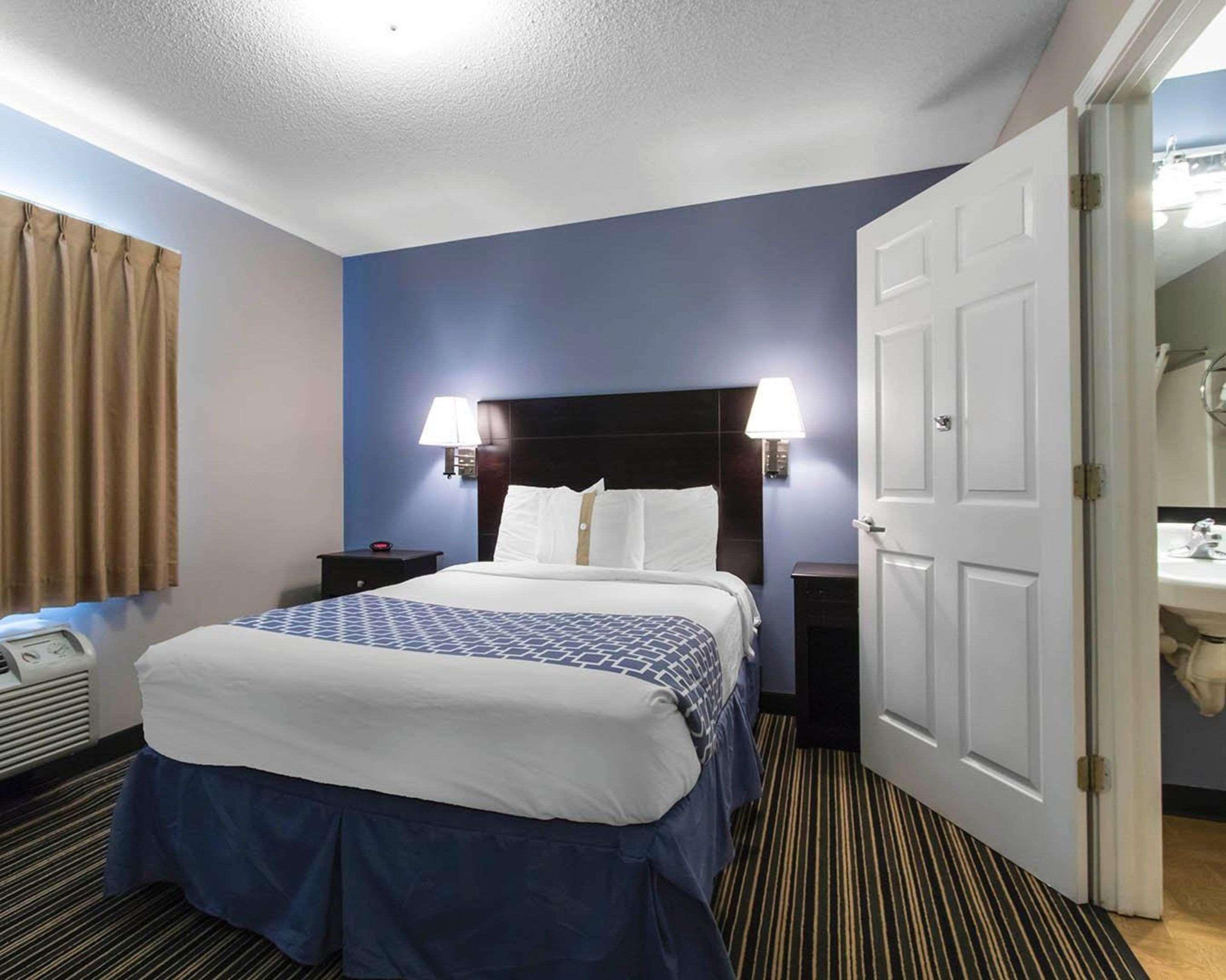 Suburban Extended Stay Hotel Naval Base Area Warrington Zewnętrze zdjęcie